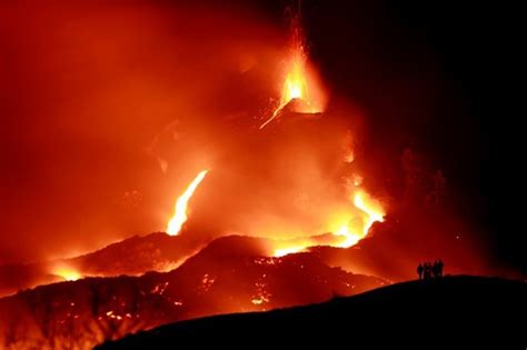 10 Amazing photos of Guatemala’s Pacaya volcano eruption ...