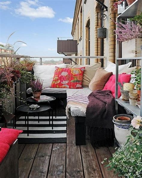 10 Charming Small Balcony Decoration Ideas   https ...
