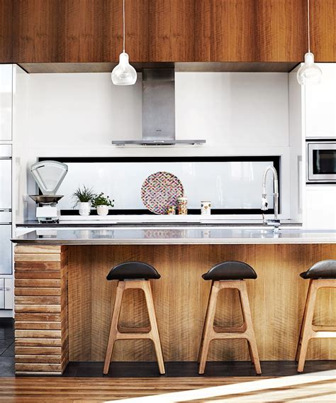 10 diseños de cocinas que incorporan madera a la decoración