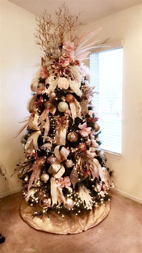 10 ideas para decorar tu árbol de Navidad en oro rosado ...