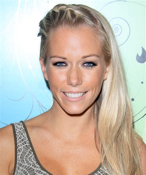 10 Kendra Wilkinson Hairstyles, Hair Cuts and Colors