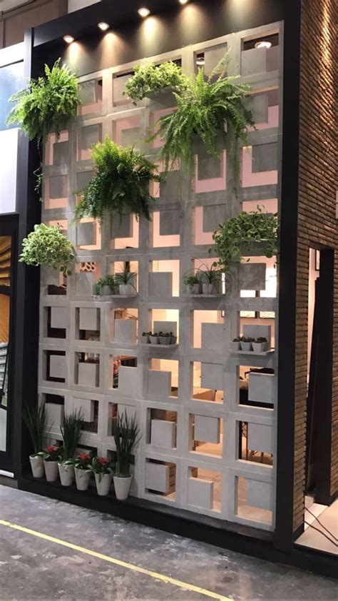15+ Beautiful Hanging Plants Ideas | Patio wall, Hanging ...