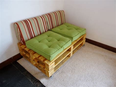 16 modelos de sofás feitos de pallets
