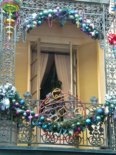 17 Cool Christmas Balcony Décor Ideas | DigsDigs ...