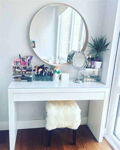 17 DIY Vanity Mirror Ideas to Make Your Room More ...