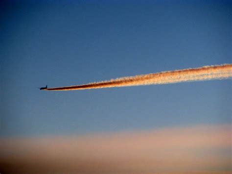 17 Examples of Chemtrails vs Contrails Can You Tell The ...