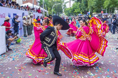 17 Surprising Cinco de Mayo Facts You Never Knew | Culture, Mexican ...