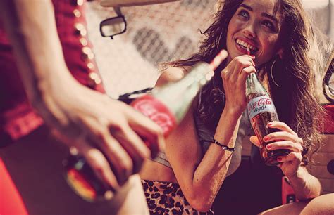 18 anuncios de la nueva campaña de Coca Cola   Insights Media