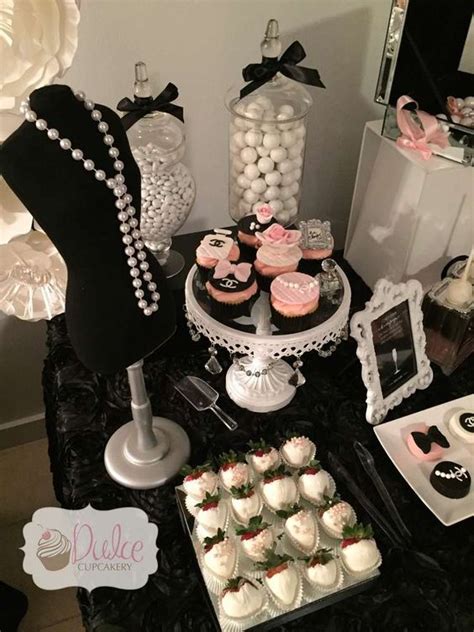 18 Chic 40th Birthday Party Ideas For Women   Shelterness