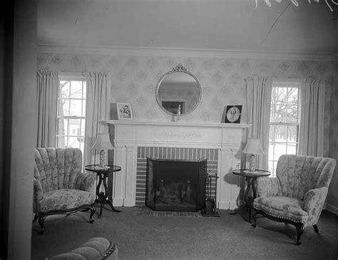 1940 Elegant Living Room Decor | 1940s Living and Dining ...
