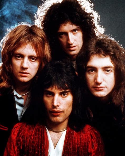 1975 Queen by Mick Rock • • #rogertaylor #brianmay # ...