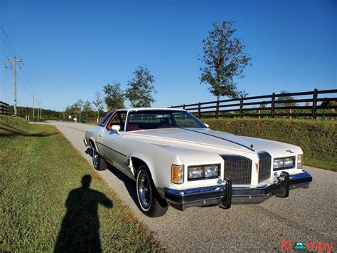 1976 Pontiac Grand Prix LJ Coupe White RWD Kloompy