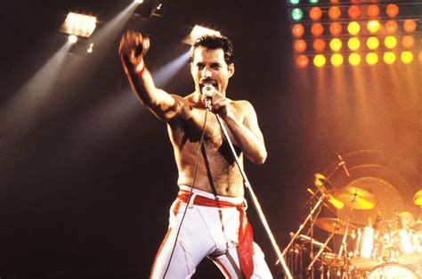 1991: Muere Freddie Mercury, el vocalista principal de la ...
