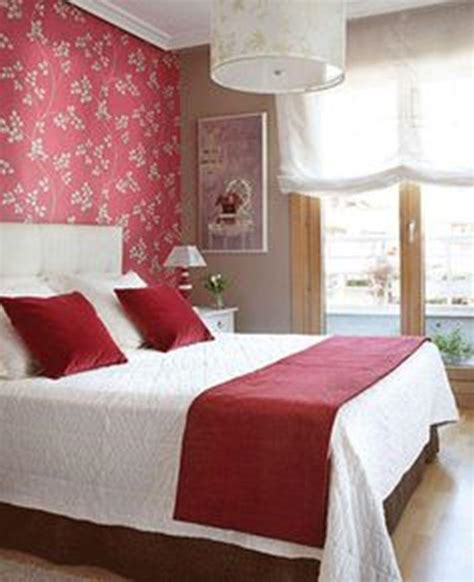 20 Charming Bedroom Designs With Floral Wallpaper   Rilane