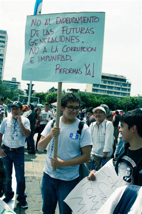 20 de Octubre, Día de la Revolución de 1,944 ½   Aquí en Guatemala