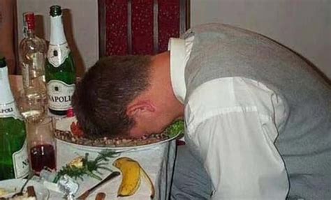 20 Of The Funniest Photos Of Drunk People   Page 2 of 5