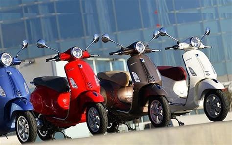 2013 Piaggio Vespa 125 LX scooter rental in Madrid, Spain