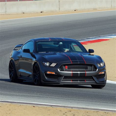 2016 Ford Shelby GT350 Mustang and 2016 Ford Shelby GT350R ...
