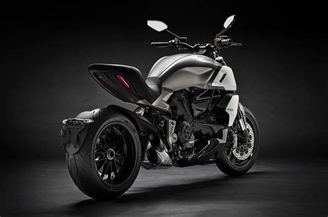 2019 Ducati Diavel 1260 | First Look Review