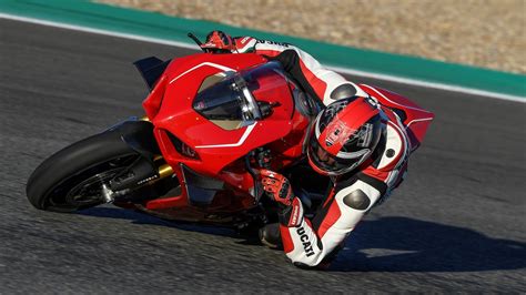 2019 Ducati Panigale V4 R | Top Speed