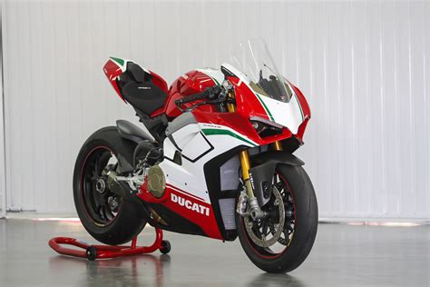 2019 Ducati Panigale V4 Speciale Guide • Total Motorcycle