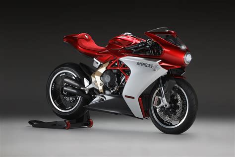 2020 MV Agusta Superveloce 800 Series Oro Guide • Total Motorcycle
