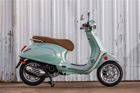 2020 Vespa Primavera 50 @ Top Speed | Vespa, Vespa moped, Vespa vintage