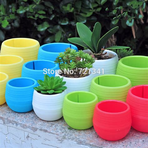 2020 Wholesale Colorful Plastic Plant Pots Water Storage ...