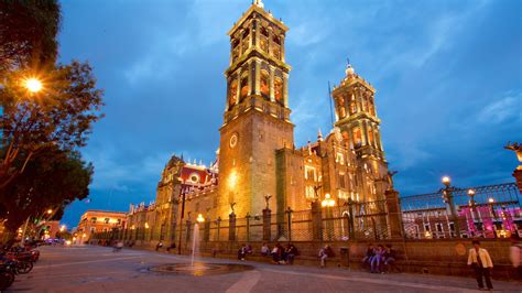 228611 Puebla Cathedral   Mujeres Cabeza de León