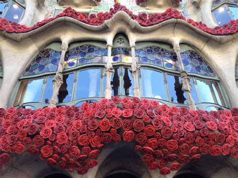 23 de Abril, Sant Jordi   Barcelona | No Tengo Lonely Planet