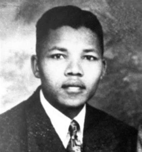 24 Photos of Nelson Mandela When He Was Young