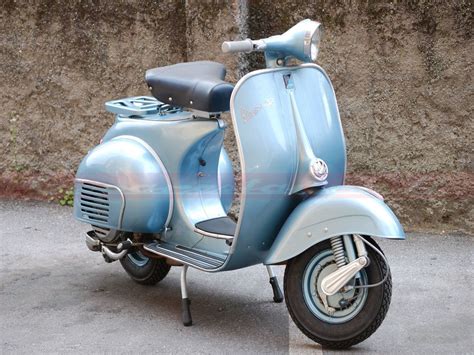 25+ Italian Vespa Scooters