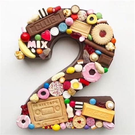 26 Unique Letter and Number Cakes for Birthdays