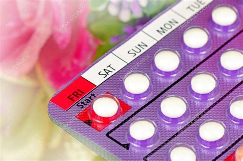 28 tabletas anticonceptivas con día etiquetado en la fecha de inicio ...