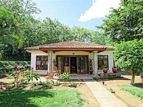 30 modelos de casitas pequeñas construidas en el campo con techo ...