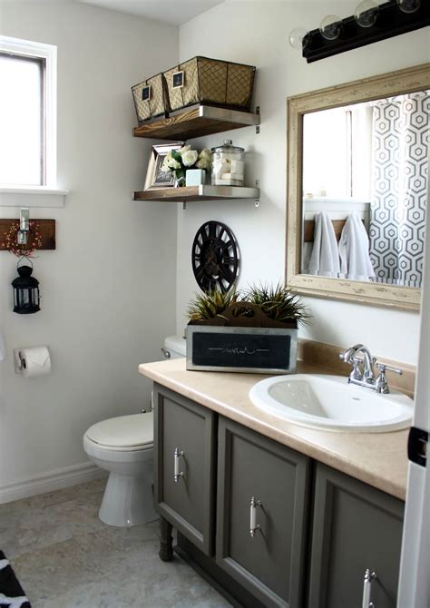 32 Best Small Bathroom Design Ideas and Decorations for 2020