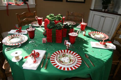35 Christmas Table Decoration Ideas For 2017