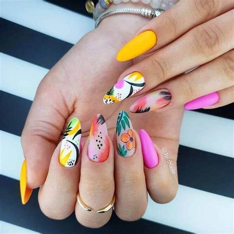 35 uñas brillantes y coloridas para el verano en 2020  con ...