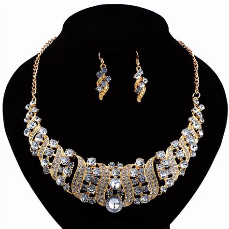 [37% OFF] Women Luxury Diamond Necklace Earrings Jewelry Set Fashion ...
