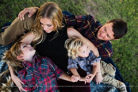 4 Easy Tips for Family Photo Shoot Success   Pretty ...