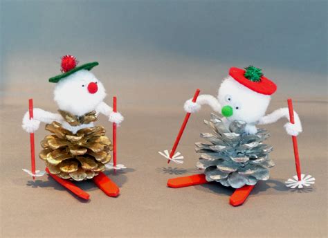40 Easy and Cute DIY Pine Cone Christmas Crafts | moco choco