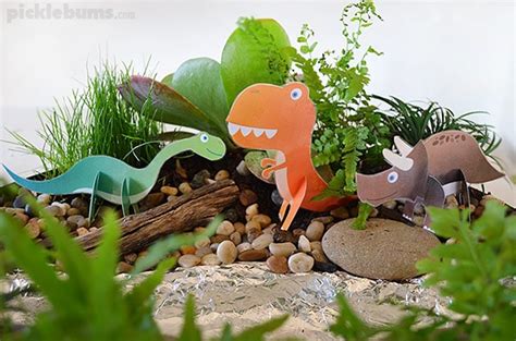 5 manualidades de dinosaurios para niños | Pequeocio.com