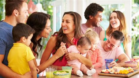 5 tips para dividir el tiempo entre tu familia y friends