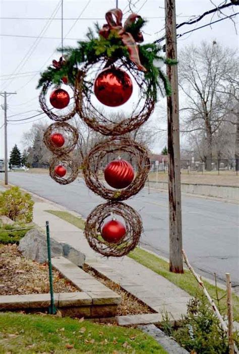 50 Cheap & Easy DIY Outdoor Christmas Decorations ...