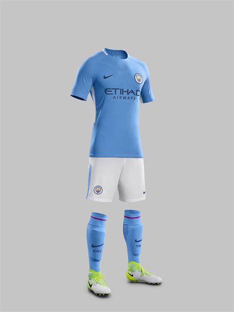 50 Years On, Nike Reinvents a Classic For Manchester City ...