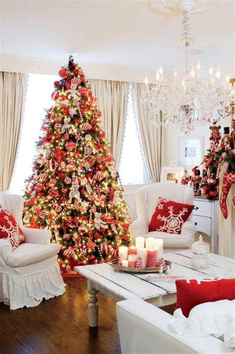 55 Dreamy Christmas Living Room Décor Ideas   DigsDigs