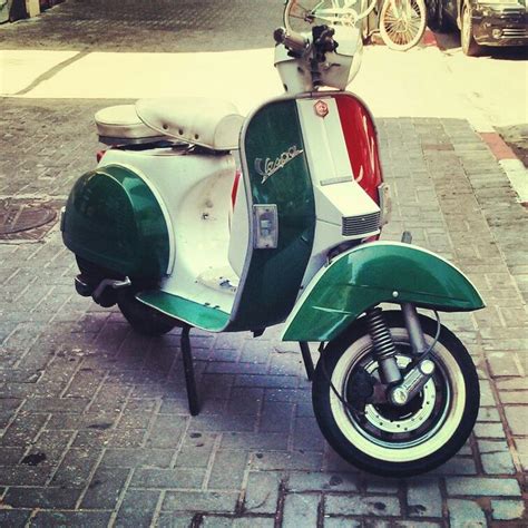 57 best images about VESPA/ COLOR OF THE ITALIAN FLAG on Pinterest