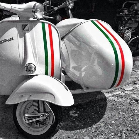 57 best VESPA/ COLOR OF THE ITALIAN FLAG images on Pinterest | Vespas ...