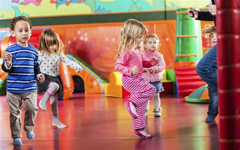 6 Beneficios que aporta el baile en los niños   El Castillo Mágico