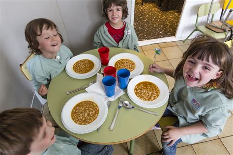 6 razones para dejar a los niños en el comedor del colegio